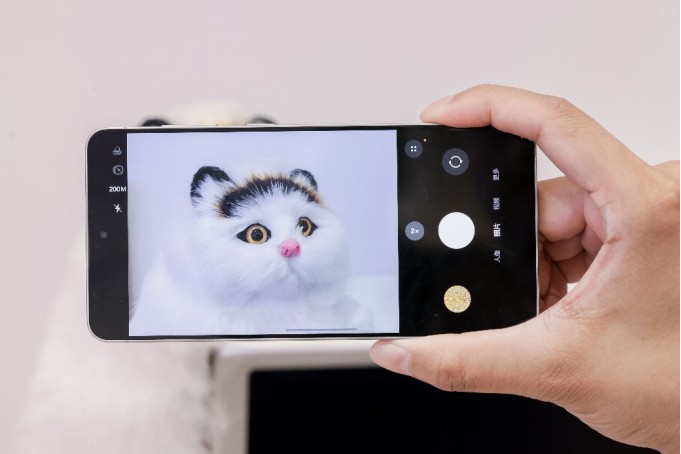 轻薄、坚固、强劲性能，三星Galaxy S25 Edge打开高端旗舰新赛道插图4